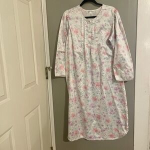 Vintage Miss Elaine Long Sleeve Nightgown  Floral Print M NWOT